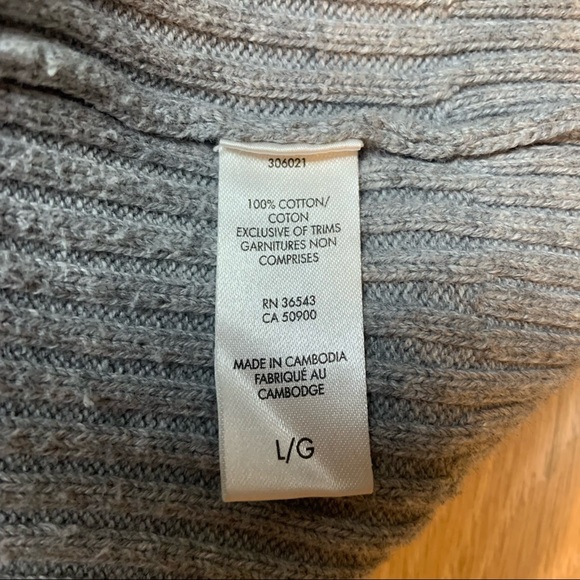 Calvin Klein Sweater - Picture 6 of 6